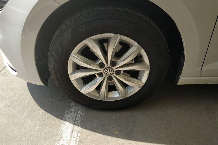 Used Volkswagen Polo 2019 Plus 1.5L Automatic Colorful Technology Edition Exterior 4