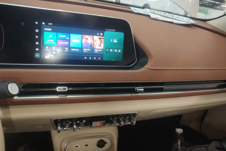 Used ORA Good Cat 2023 401 km Standard Range Prestige Version Lithium Iron Phosphate