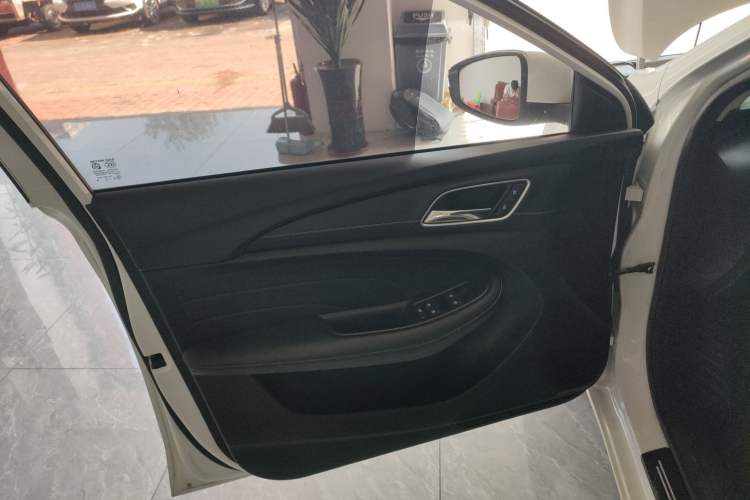 Used Roewe i5 2019 20T Automatic 4G Connect Luxury Flagship Edition