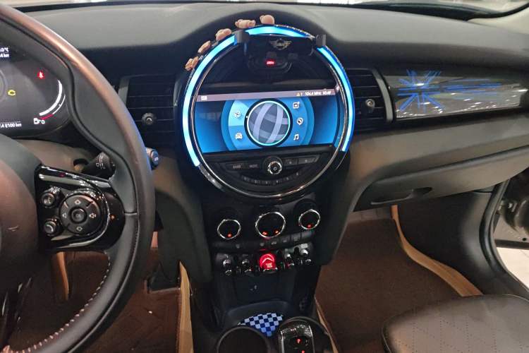 Used MINI MINI 2021 1.5T COOPER Artist Five-Door Edition