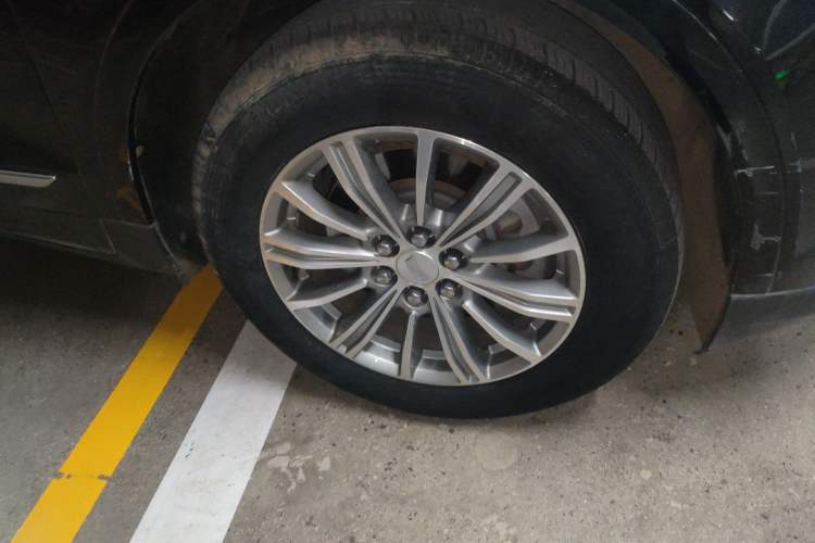 Used Cadillac XT5 2018 25T Luxury Model
