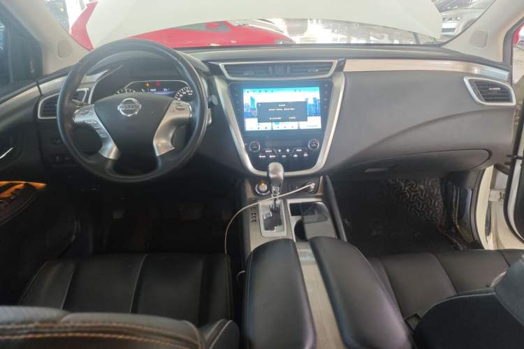 Used Nissan Murano 2021 2.5L XL Two-Wheel Drive Smart Connect Luxury Edition Center Console