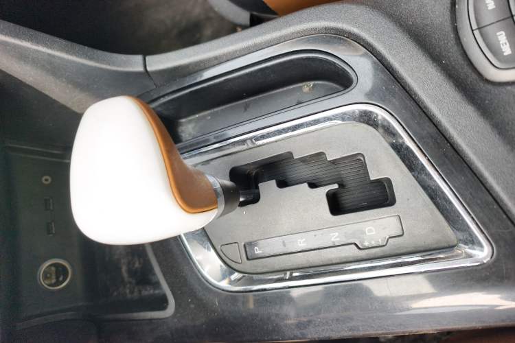 Used Soueast DX7 2017 1.5T Automatic Luxury Model
