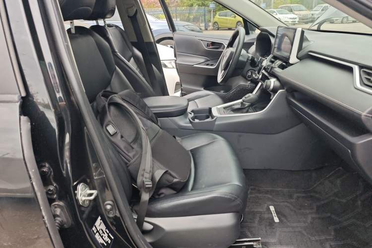 Used Toyota RAV4 2020 2.0L CVT Two-Wheel Drive Urban Edition
