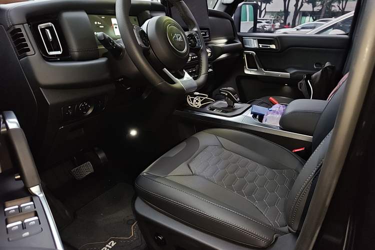 Used 212 T01 2024 2.0T Mechanic
