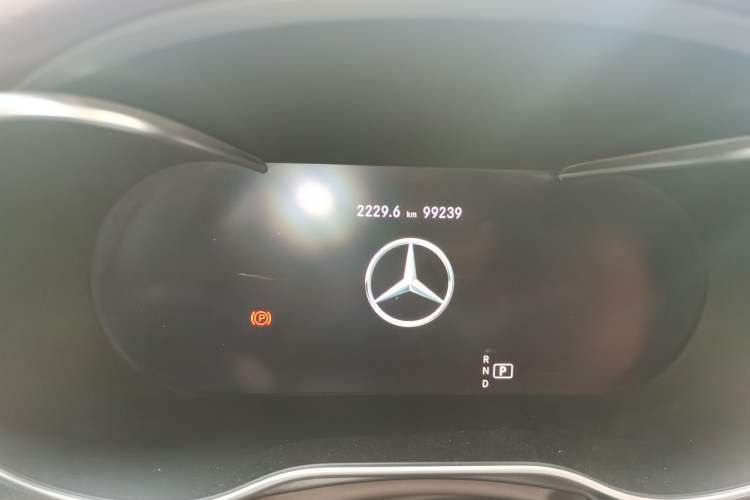 Used Mercedes-Benz GLC 2020 GLC 300 L 4MATIC Dynamic Edition Odometer Close Up