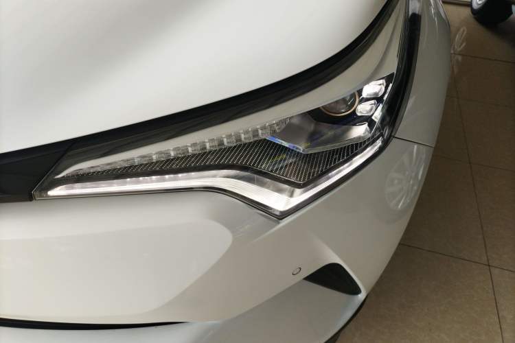 Used Toyota C-HR 2018 2.0L Luxury Edition China V Standard Left Front Headlight