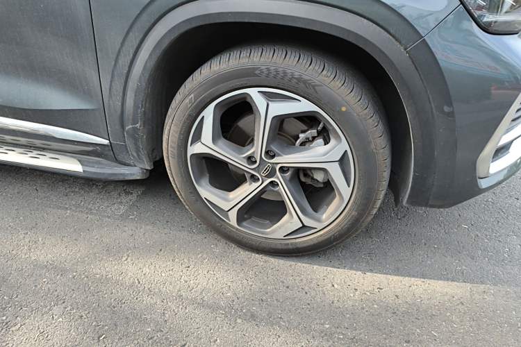 Used Geely Auto Monjaro L 2021 2.0TD DCT EVO Two-Wheel Drive Prestige Version Right Front Wheel Hub