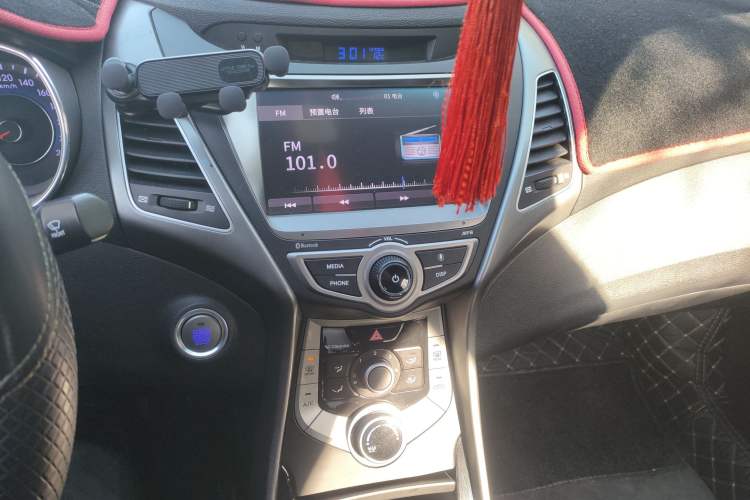 Used Hyundai Elantra (5th Generation / Langdong) 2016 1.6L Manual Luxury Model