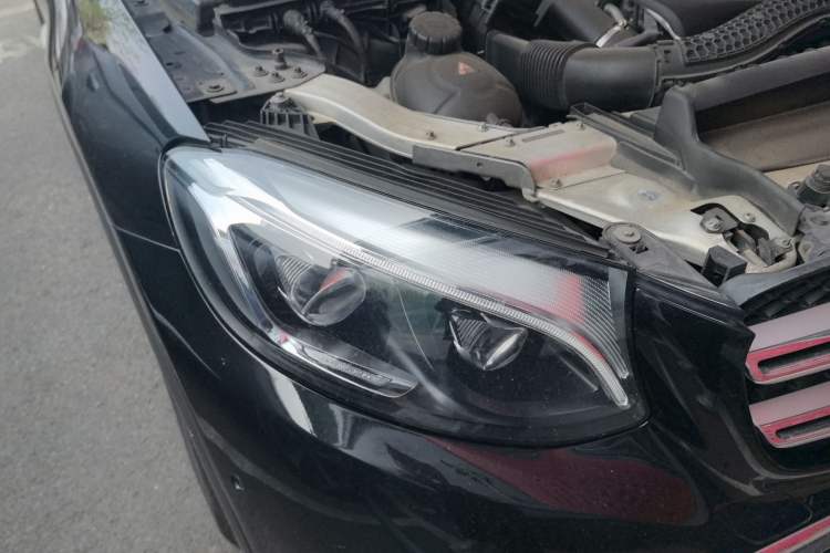 Used Mercedes-Benz GLC 2016 GLC 300 4MATIC Dynamic Model