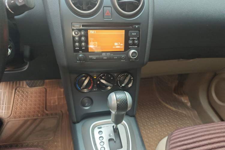 Used Nissan Qashqai 2011 2.0 XL Fire CVT 2WD Audio And AC Panel