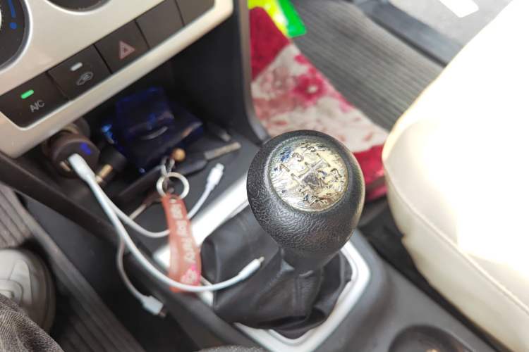 Used CHANGAN KAICHENG Ounuo S 2013 1.5L Elite Model Gear Lever