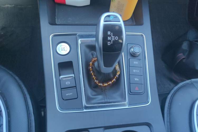 Used BYD Qin Pro 2020 Beyond Edition 1.5TI Automatic Flagship Version Gear Lever