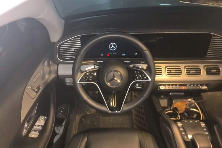 Used Mercedes-Benz GLE Coupe 2024 GLE 350 4MATIC Coupe SUV Luxury Model Steering Wheel