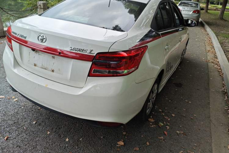 Used Toyota YARiS L Zhi Xiang 2018 1.5E CVT Champion Limited Edition Right Rear Taillight