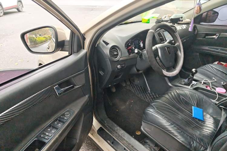 Used Roewe 350 2015 1.5L Manual Luxury Sunroof Edition