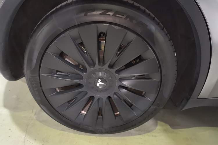 Used Tesla Model Y 2021 Long-Range All-Wheel-Drive Version 3D7
