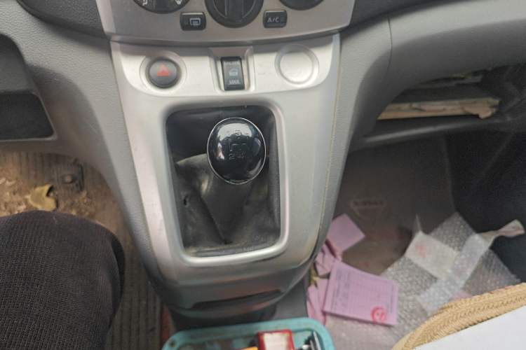 Used Nissan NV200 2011 1.6L 232 Seats Zunya Trim Gear Lever