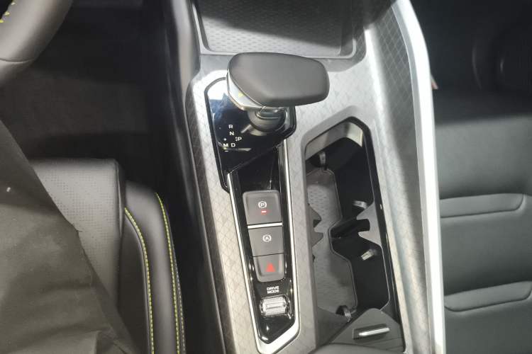 Used Geely Auto Preface 2023 1.5TD Kunlun Edition Gear Lever