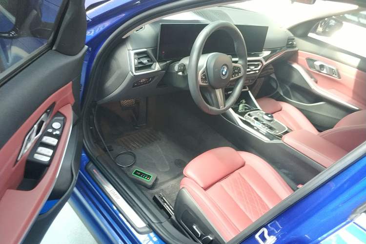 Used BMW i3 2024 eDrive 35 L
