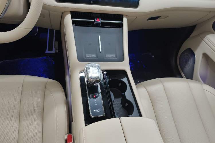 Used Hima AITO M7 2024 1.5T Intelligent Driving Rear-Drive Pro Version 5 Seats
