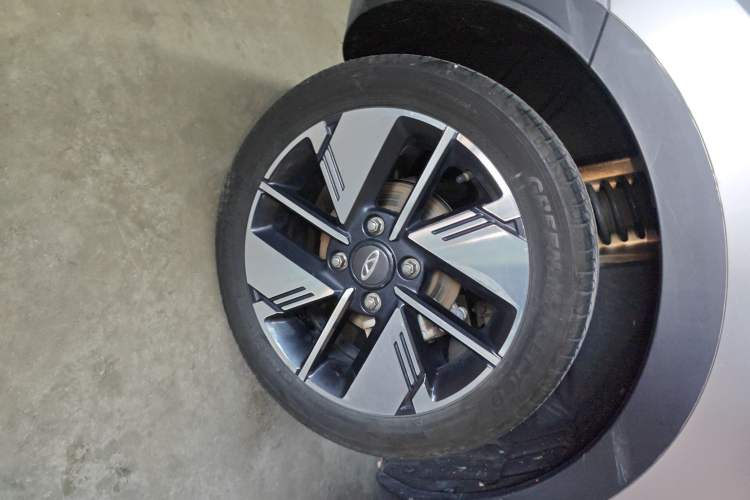 Used Chery New Energy Boundless Pro 2022 301km LingShou Edition Lithium Iron Phosphate Right Rear Wheel Hub
