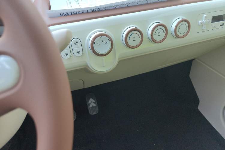 Used Bestune Pony 2025 222km Range Elegant Horse
