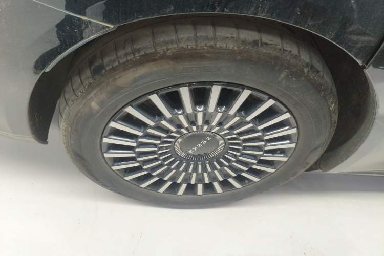 Used Zeekr 009 2024 7-Seater Walk-Through Version Four-Wheel Drive 108 kWh
