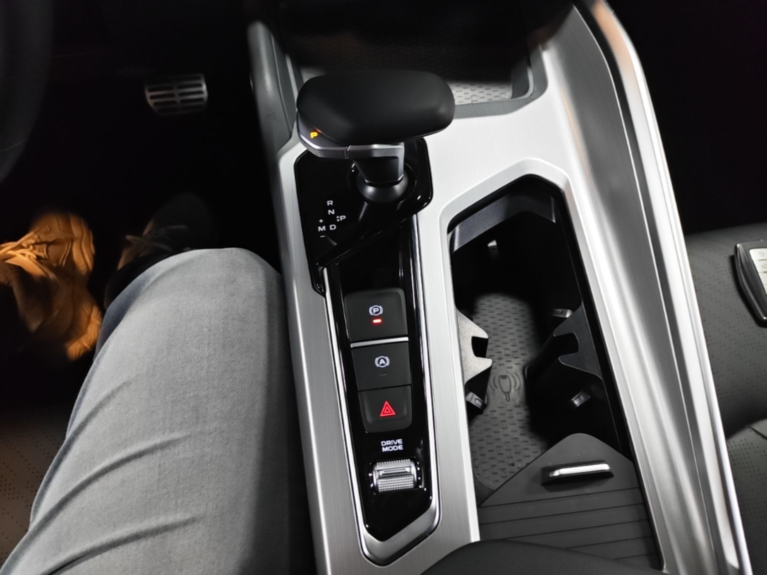 Geely Auto Preface 2023 2.0TD "Only This Verdant Green" Edition — снимка 16