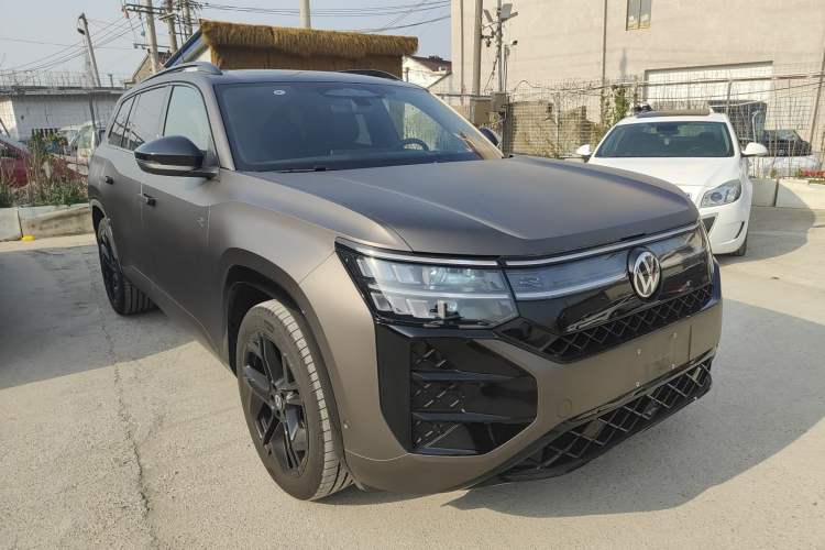 Used Volkswagen Teramont 2025 Tiguan Pro 450TSI Four-Wheel Drive Summit Edition
