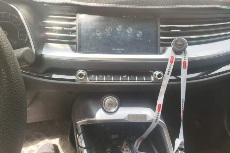 Used Haval H6 2017 Red-Label 1.3T Automatic Two-Wheel Drive ZhiShang Model Audio And AC Panel