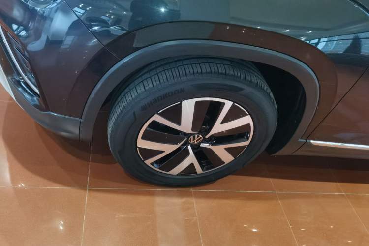 Used Volkswagen Tayron 2023 280TSI Two-Wheel-Drive Luxury Plus Advanced Version Left Front Wheel Hub