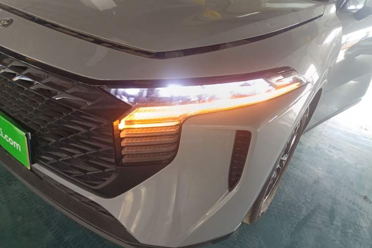 Used Venucia V 2023 260T Idol Edition Pro