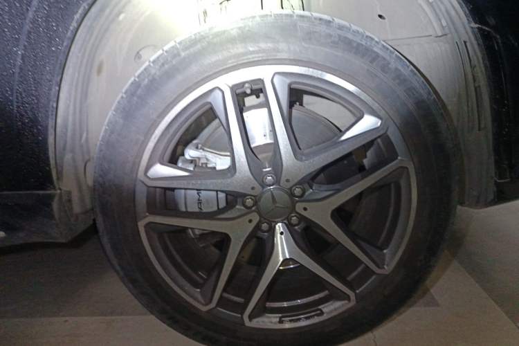 Used Mercedes-Benz GLE AMG 2022 AMG GLE 53 4MATIC+ Right Front Wheel Hub