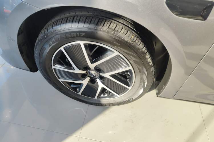 Used BYD Qin L 2025 DM-i Smart Drive 120KM Leading Model