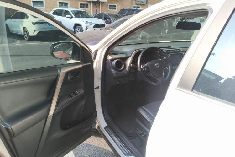 Used Toyota RAV4 2013 2.5L Automatic 4x4 Elite Edition
