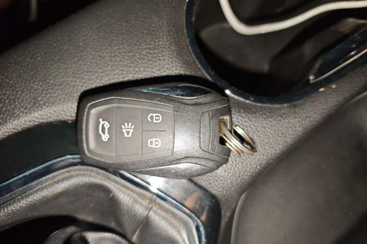 Used Soueast DX3 2018 1.5L Manual Luxury Model
