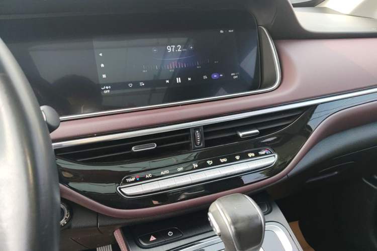 Used GAC Trumpchi M6 2021 PRO 270T Automatic Luxury Edition Audio And AC Panel