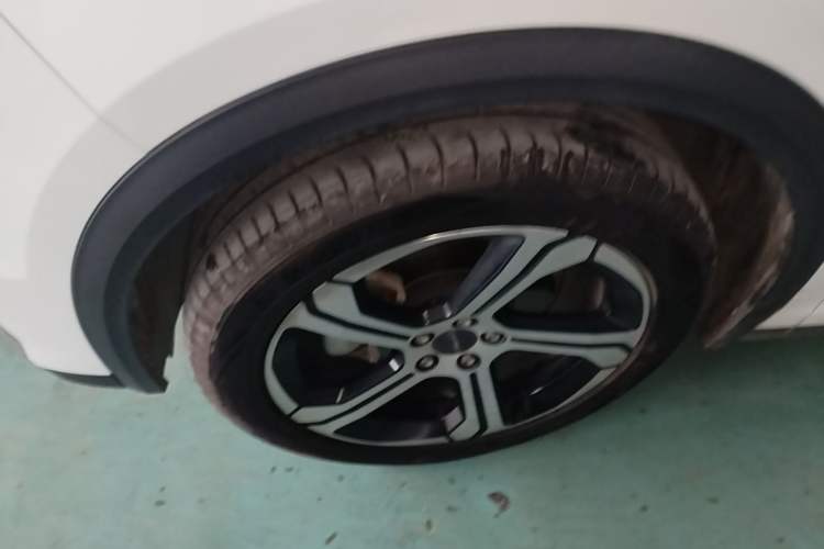 Used Lynk & Co 05 2020 2.0TD Two-Wheel Drive Zhaoyang Plus Left Front Wheel Hub