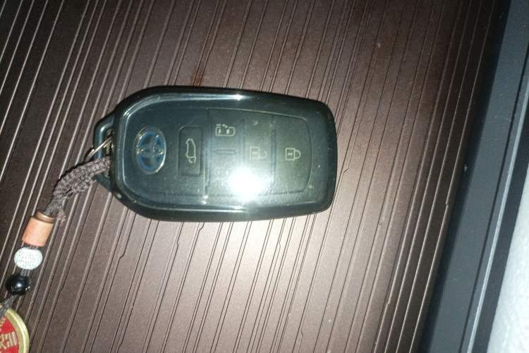 Used Toyota Granvia 2022 2.5L Hybrid Premium Edition
