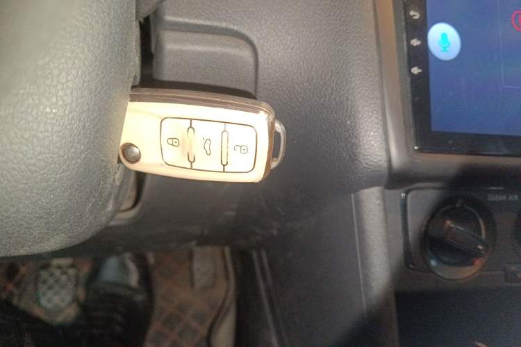 Used Volkswagen Polo 2016 1.4L Manual Fashion Model Interior 1