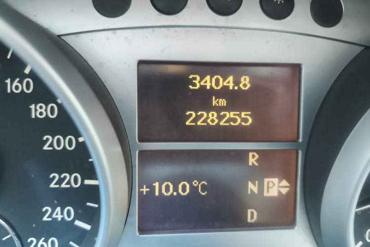 Used Mercedes-Benz M-Class 2010 ML 300 4MATIC