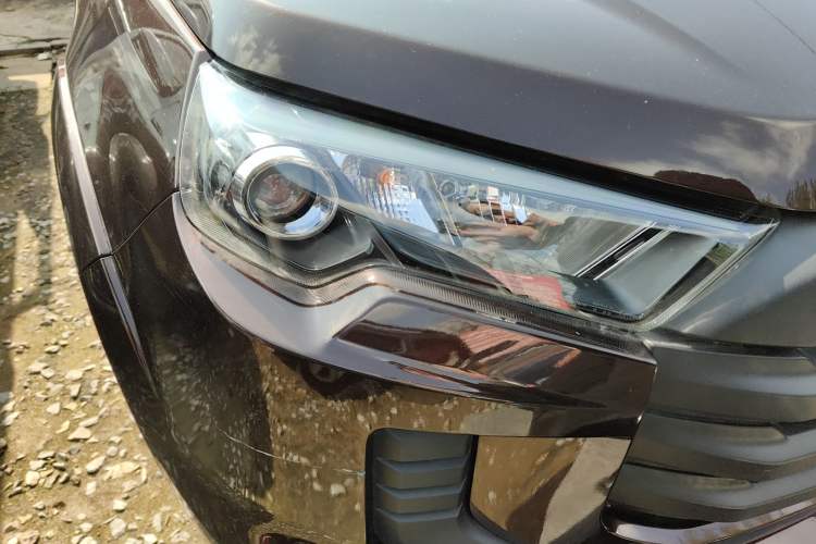 Used JMC Baodian 2022 2.5T Diesel 2WD Comfort Edition with Flat Bed and Extended Wheelbase – JX4D25A6L