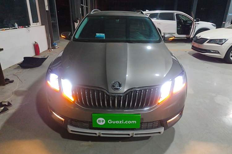 Used Skoda Octavia 2018 Station Wagon TSI280 DSG Flagship Edition
