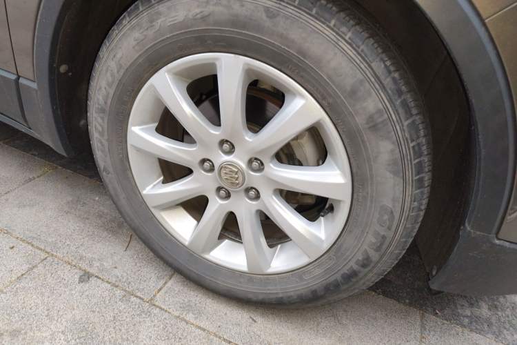 Used Buick Envision 2018 20T Two-Wheel-Drive Elite Model Right Front Wheel Hub