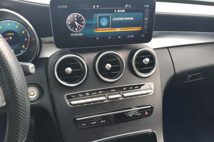 Used Mercedes-Benz C-Class 2021 C 200 L Fashion Edition Sport Version Audio And AC Panel