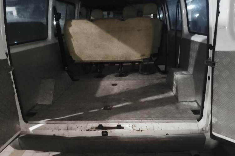 Used Ford Classic Transit 2015 2.8T Diesel Multi-Function Vehicle Short Wheelbase 6-Seater Mid-Roof Edition JX493ZLQ4
