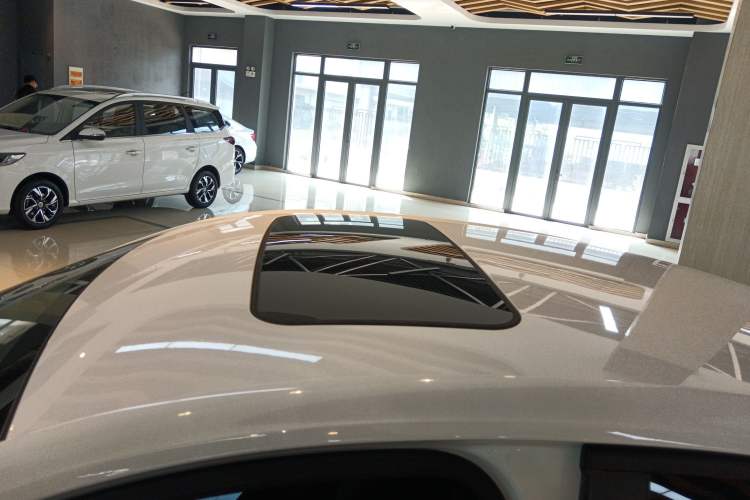 Used Buick Excelle 2018 15N CVT Elite Edition Roof