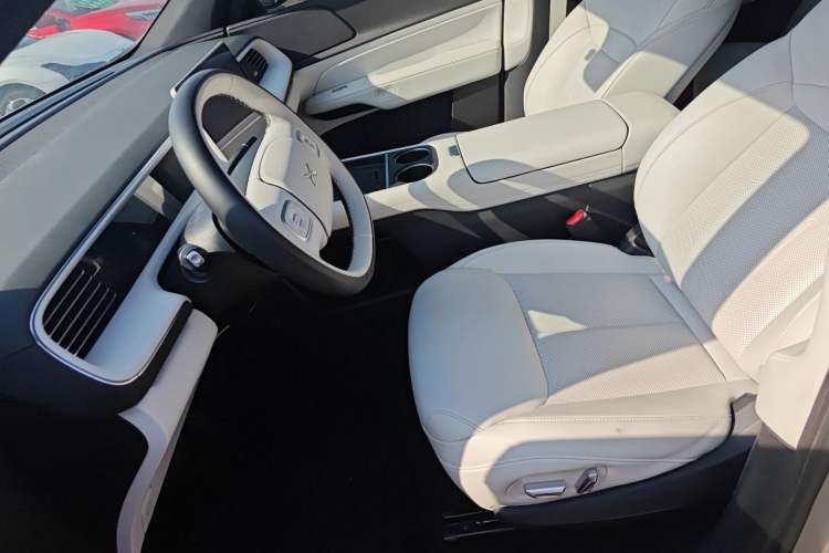 Used XPeng G6 2023 580 Long-Range Pro Left Front Seat