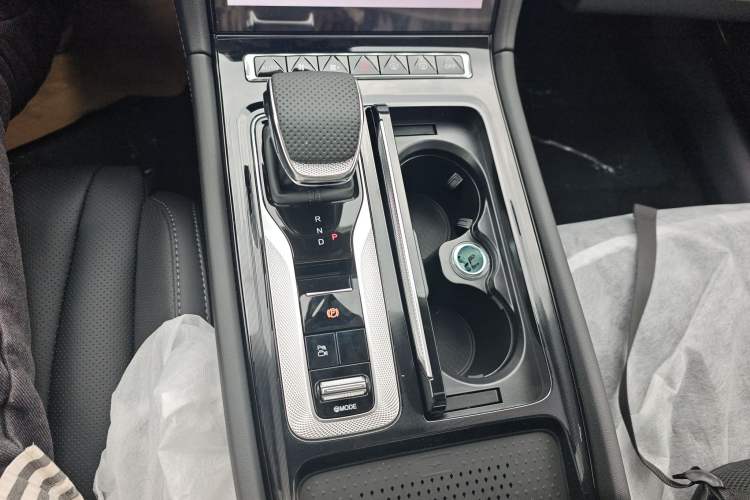 Used Hongqi H5 PHEV 2025 170 Super Hybrid Version Gear Lever